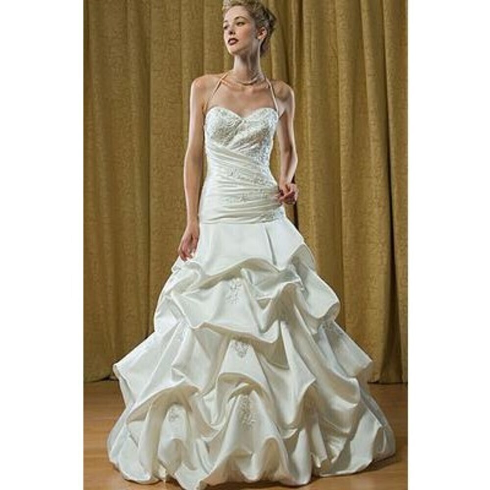 Alfred Sung Bridal Wedding Gown 6702